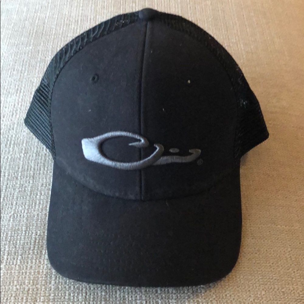 Drake Black duck head trucker hat! 🦆